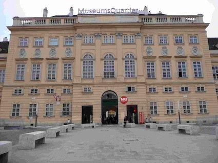 MuseumsQuartier a Vienna Foto MuseumsQuartier