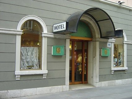 Hotel accessibile a Trieste Entrata esterna Hotel
